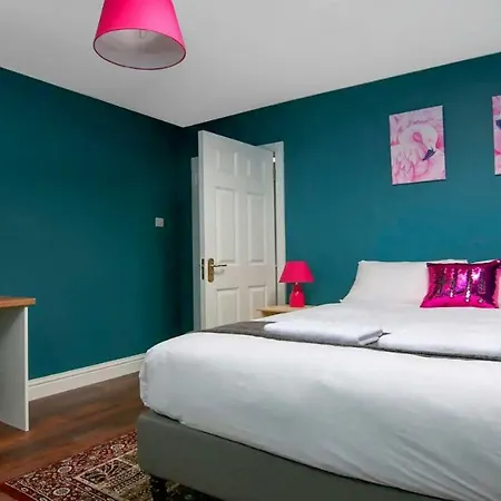 Family Friendly 50 Metres From The Seashore Apartment